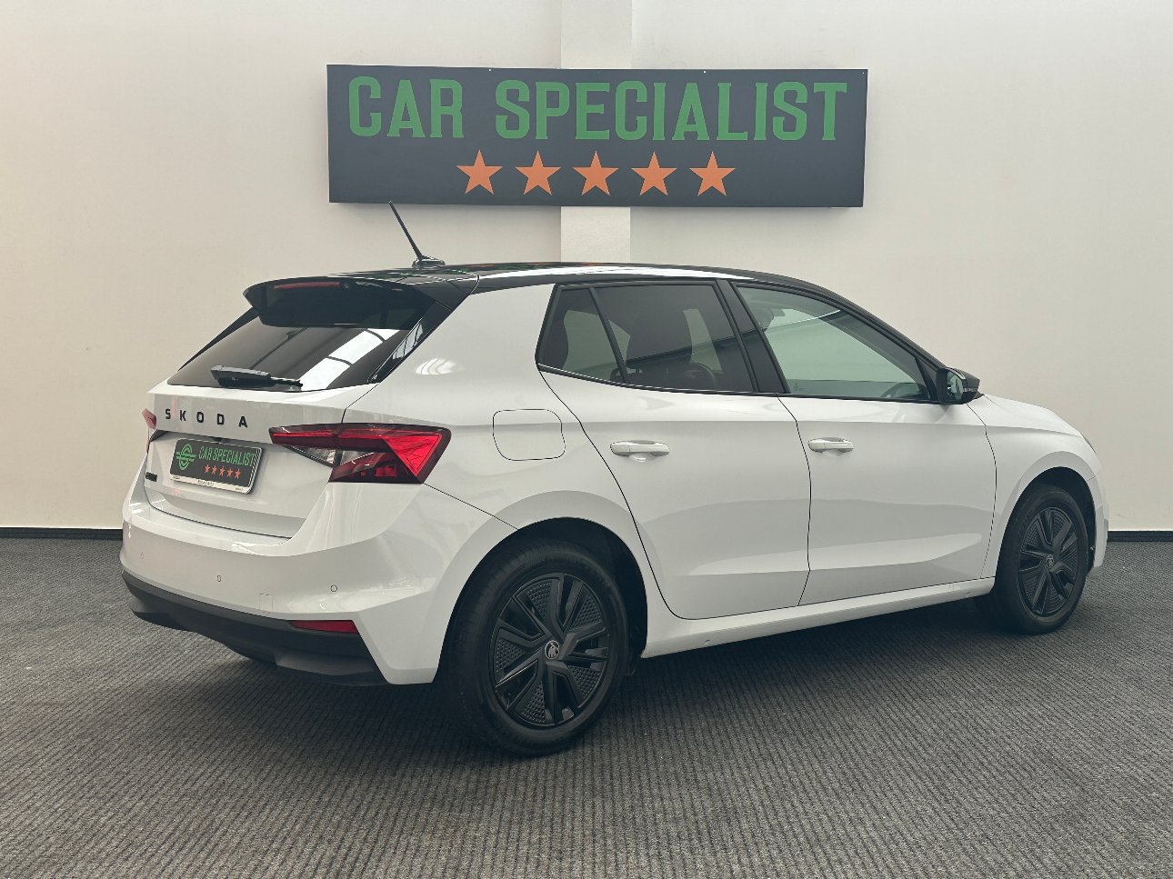 Skoda Fabia 1.0 tsi Young Edition NEOPAT.|CARPLAY|RETROCAMERA