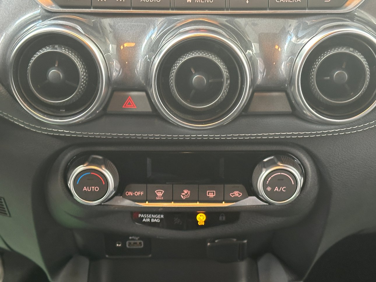Nissan Juke 1.0 dig-t N-Connecta CDT UNIPROP.|REAR|PADDLES|17′