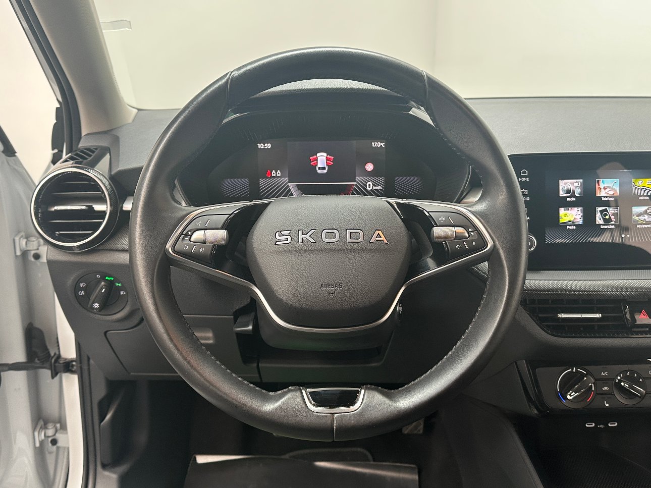 Skoda Fabia 1.0 tsi Young Edition NEOPAT.|CARPLAY|RETROCAMERA