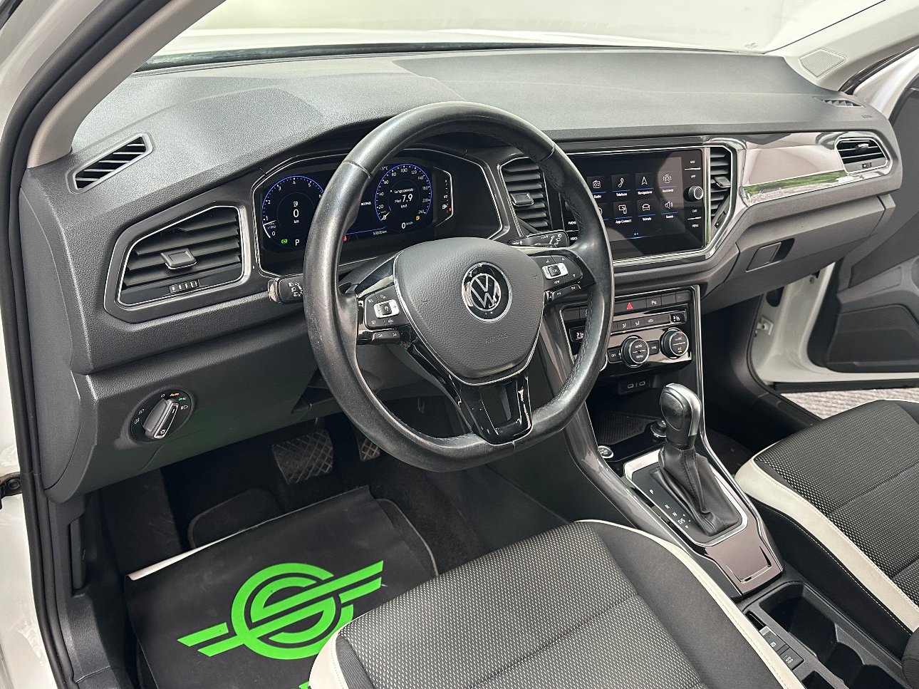 Volkswagen T-Roc 1.5 tsi Sport dsg RETROCAMERA|ACC|CARPLAY|18′