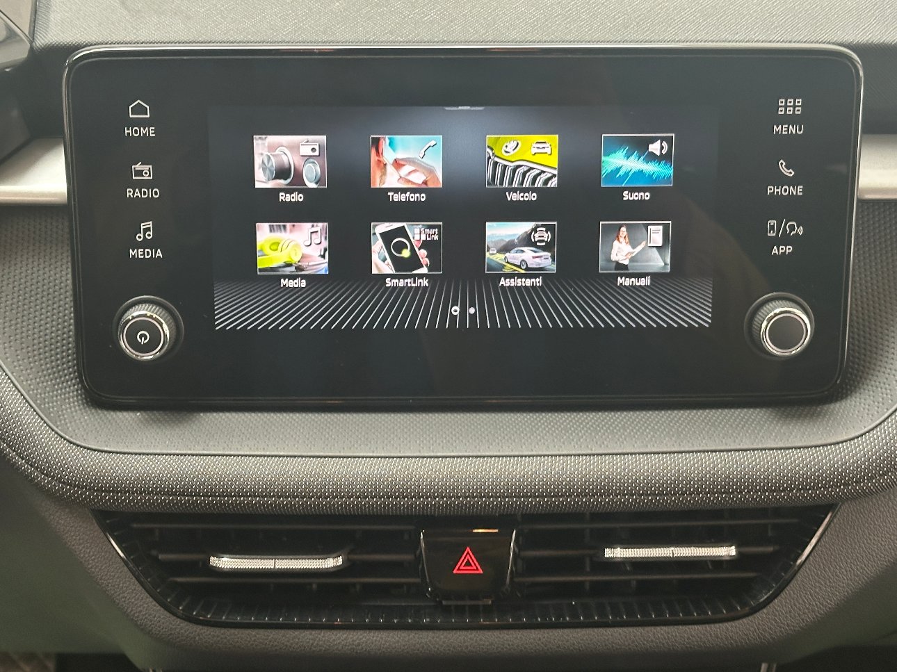 Skoda Fabia 1.0 tsi Young Edition NEOPAT.|CARPLAY|RETROCAMERA
