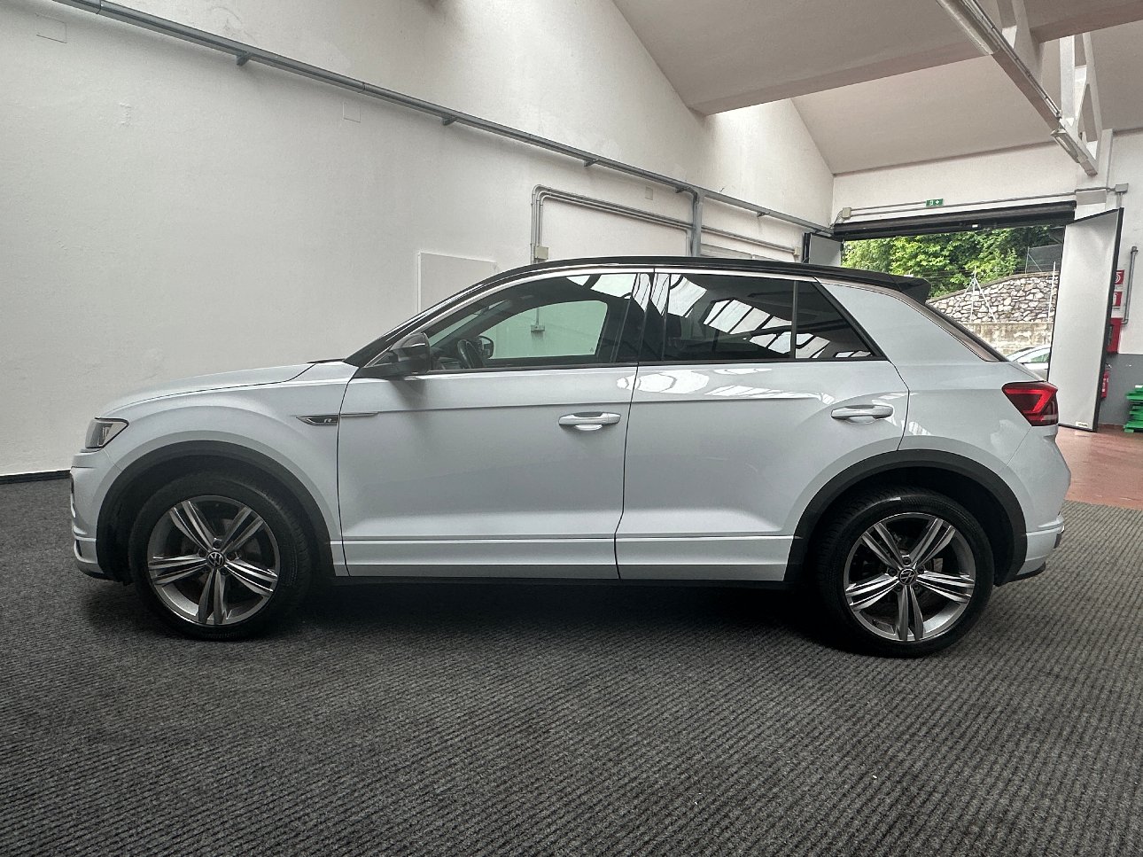 Volkswagen T-Roc 1.5 tsi R-LINE dsg LED|ACC|RETROCAMERA|18′