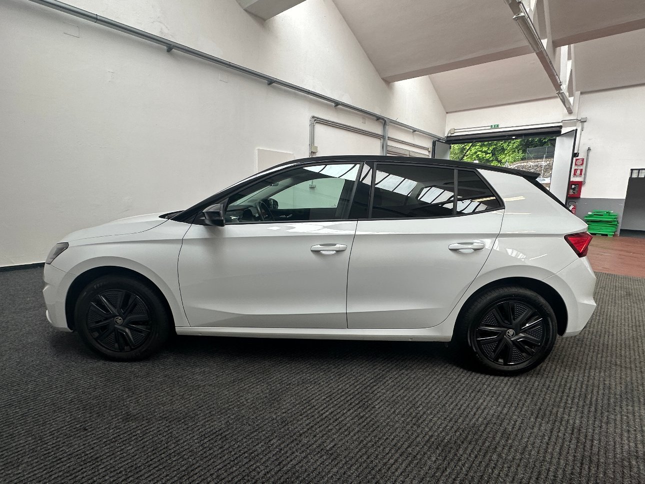 Skoda Fabia 1.0 tsi Young Edition NEOPAT.|CARPLAY|RETROCAMERA