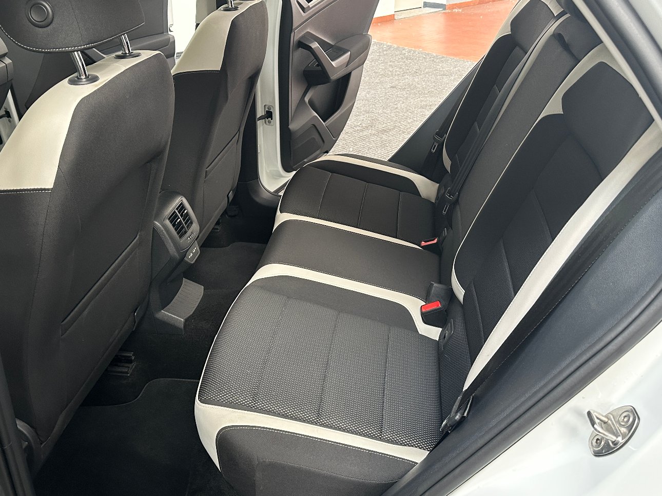 Volkswagen T-Roc 1.5 tsi Sport dsg RETROCAMERA|ACC|CARPLAY|18′
