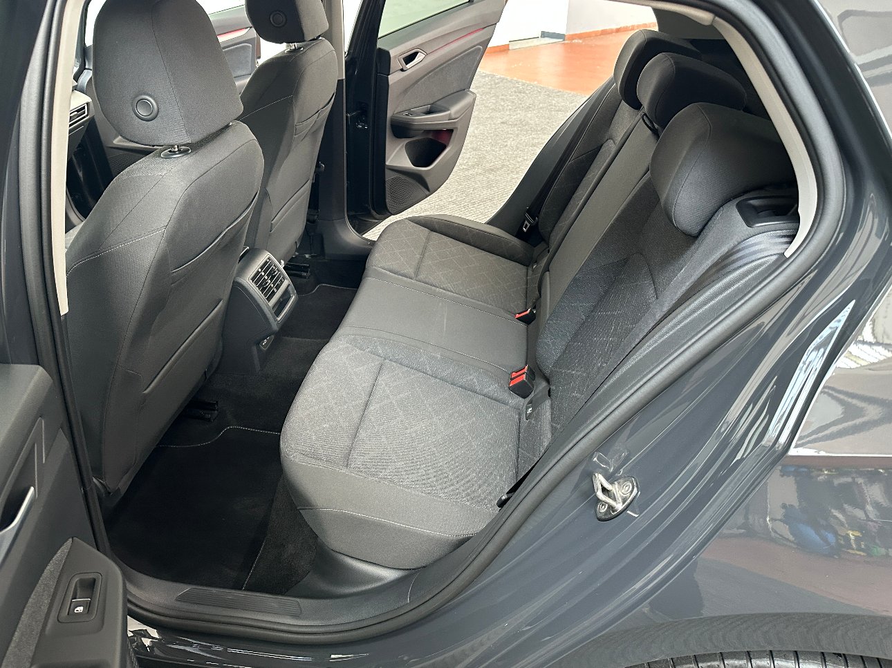 Volkswagen Golf 1.0 etsi 110cv dsg NEOPATENT.|LED|AMBIENTE|ACC