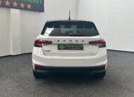 Skoda Fabia 1.0 tsi Young Edition NEOPAT.|CARPLAY|RETROCAMERA