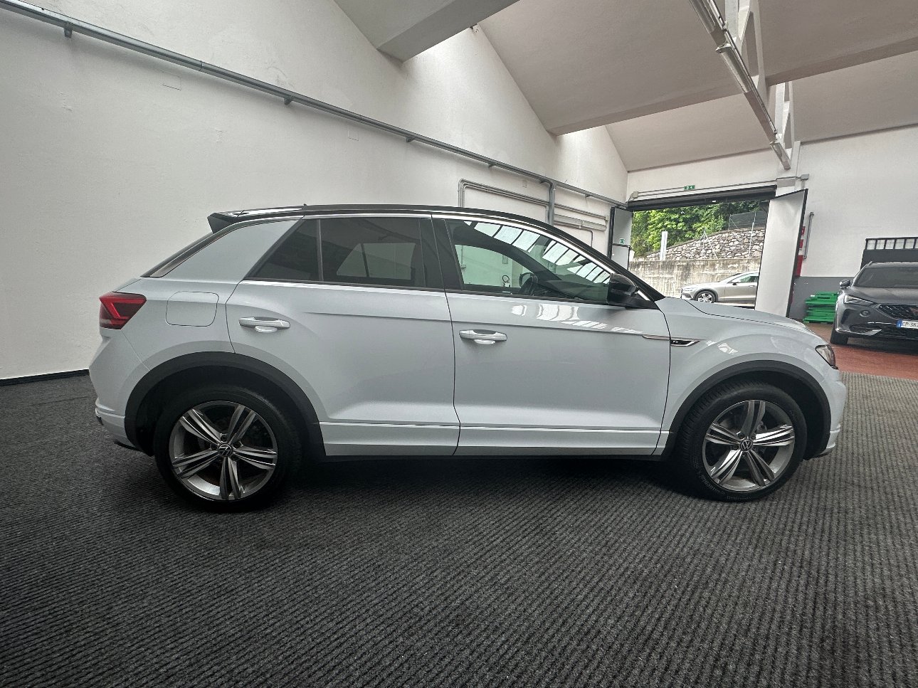 Volkswagen T-Roc 1.5 tsi R-LINE dsg LED|ACC|RETROCAMERA|18′