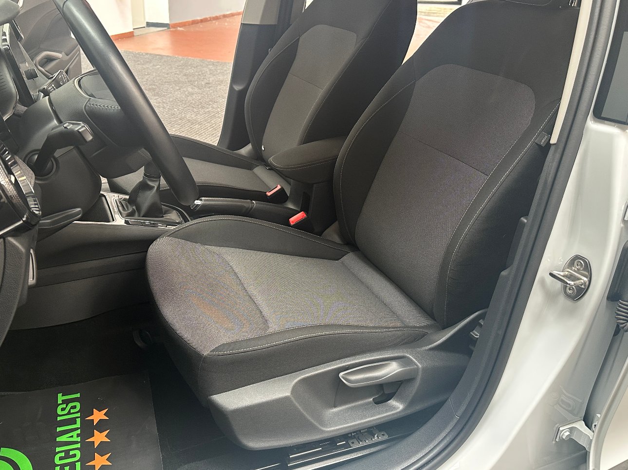 Skoda Fabia 1.0 tsi Young Edition NEOPAT.|CARPLAY|RETROCAMERA