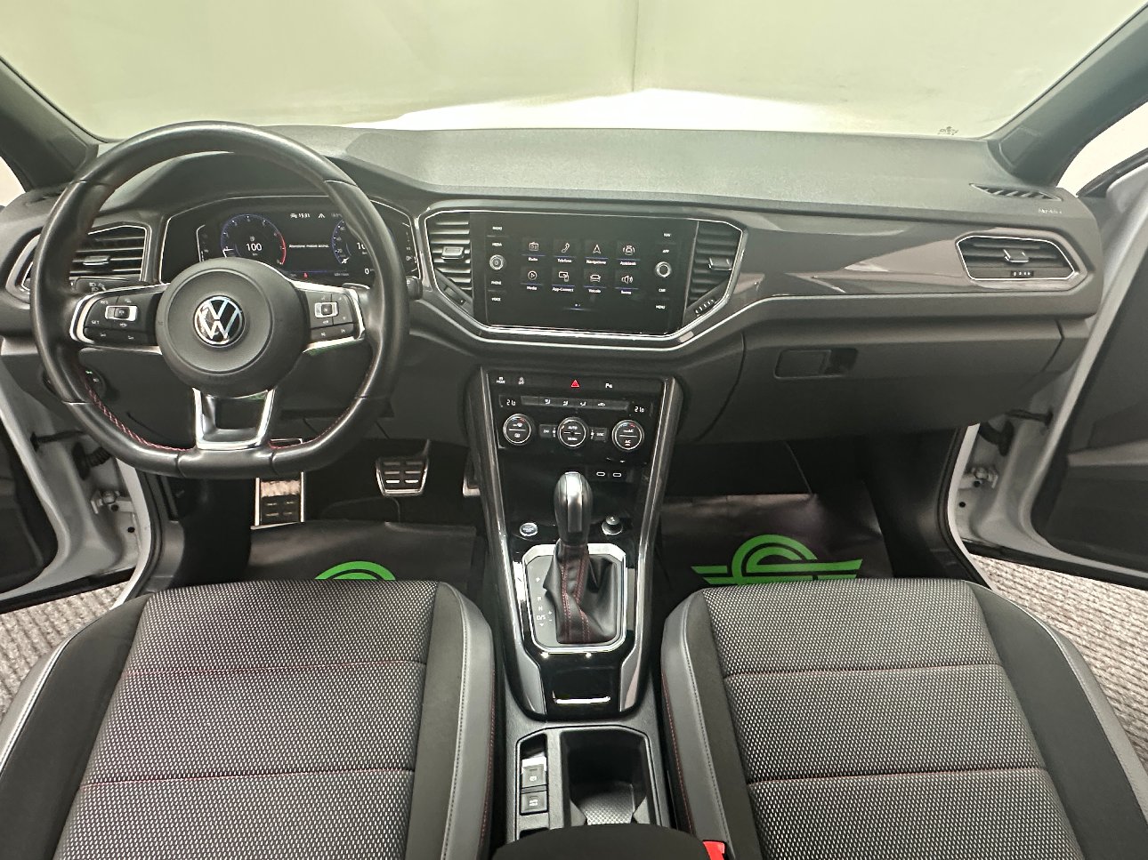 Volkswagen T-Roc 1.5 tsi R-LINE dsg LED|ACC|RETROCAMERA|18′
