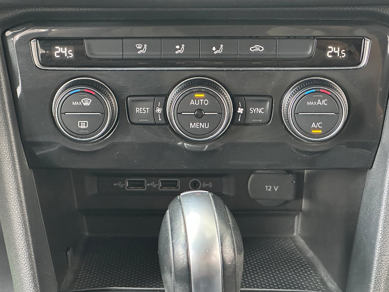 Volkswagen Tiguan 2.0 tdi R-Line 150cv dsg LED|CARPLAY|ACC|PADDLES|19′