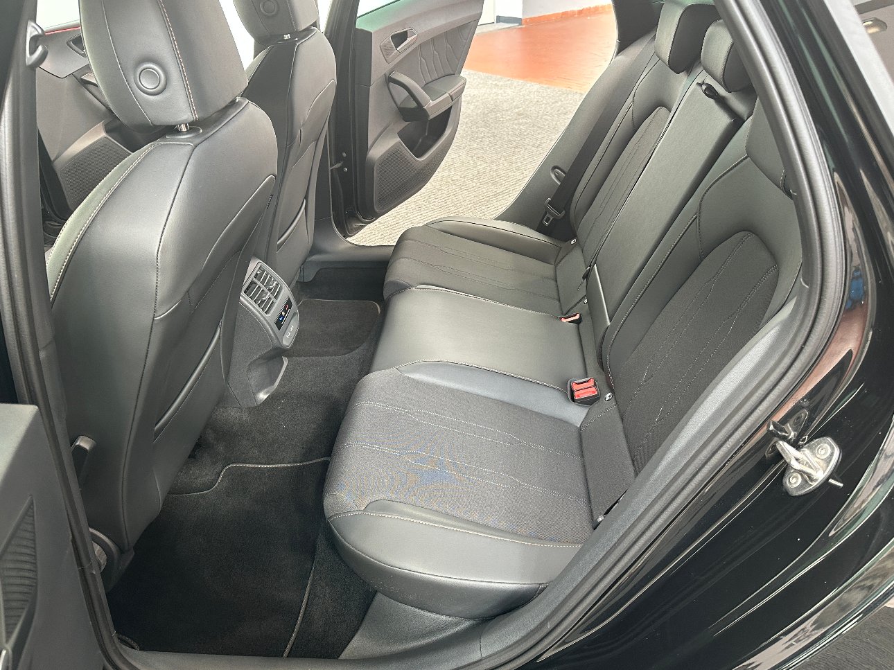 Cupra Leon Sportstourer 1.5 hybrid 150cv dsg REAR|KEYLESS|AMBIENT|ACC|18′