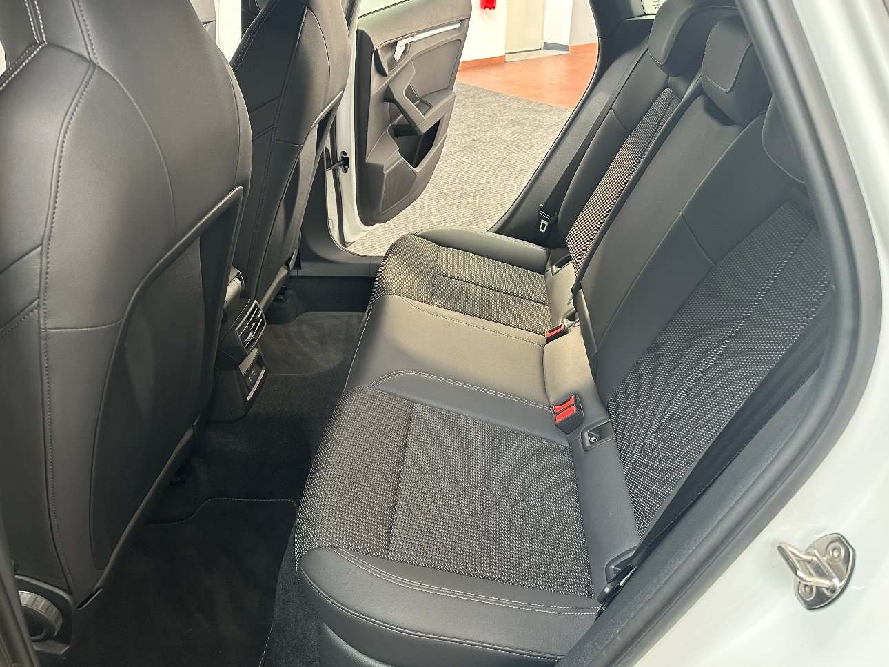 Audi A3 Sportback 30 1.0 tfsi mhev S line  NEOPAT:|360°|CARPLAY|HEAD-UP|18′