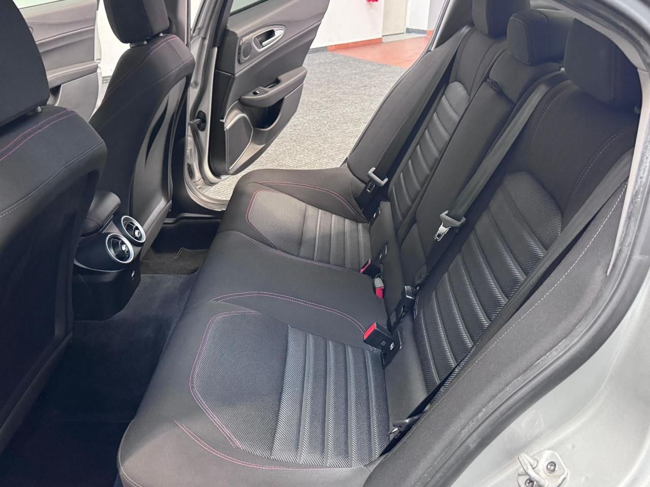 Alfa Romeo Giulia 2.2 160 CV Rosso Edizione LED|PADDLES|RETROCAMERA