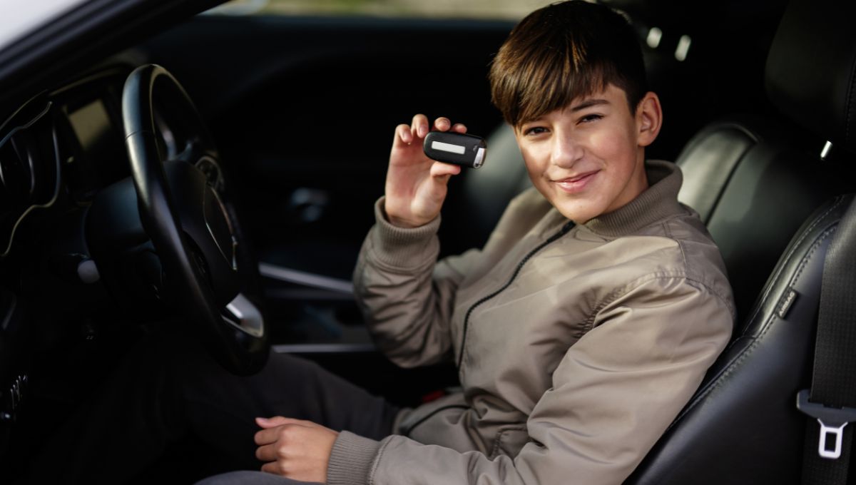 giovane in auto giovane in auto