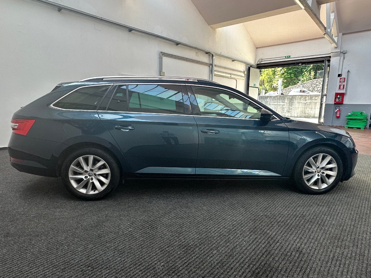 Skoda Superb Wagon 2.0 tdi Style 150cv dsg LED|CARPLAY|NAVI|17′