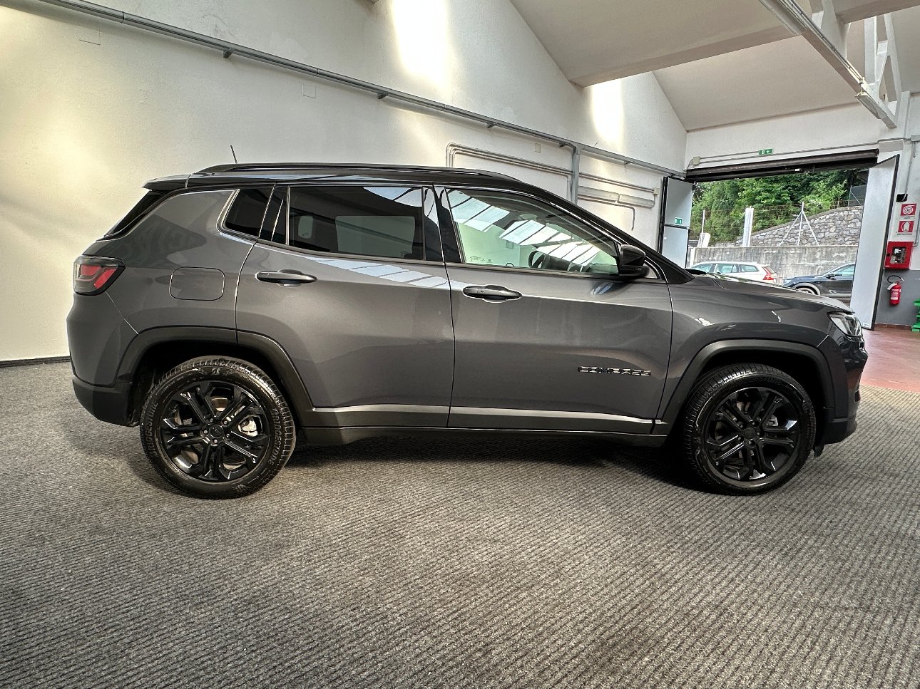Jeep Compass 1.6 mjt Night Eagle 2wd 130cv UNIRPOP.|CARPLAY|18′