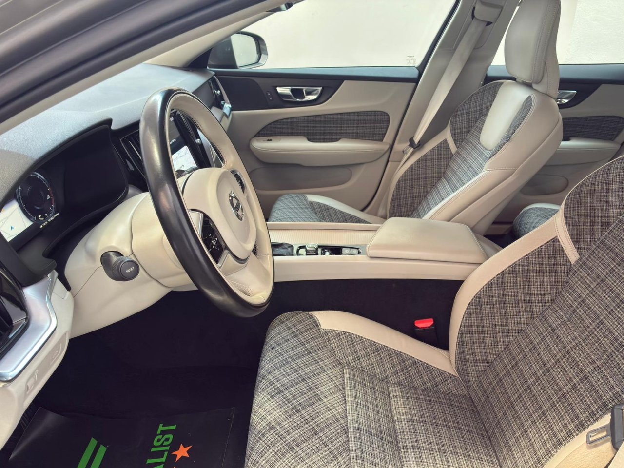 Volvo V60 Cross Country 2.0 d4 Geartronic Pro AWD MY20 – APPLE CAR PLAY|NAVI|SENSORI