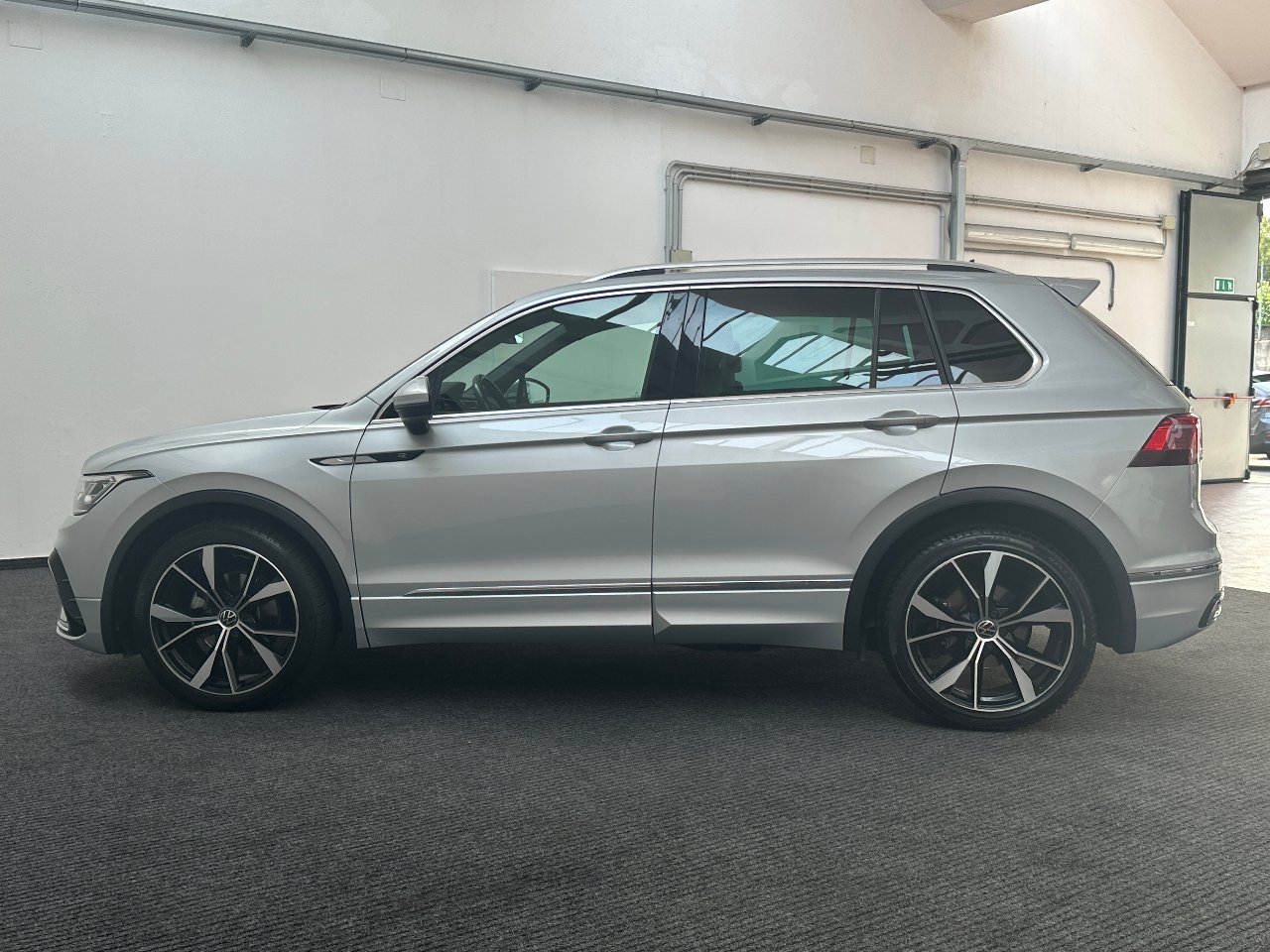 Volkswagen Tiguan 1.5 tsi R-Line 150cv dsg IQ.LED|PADDLES|ACC|20′