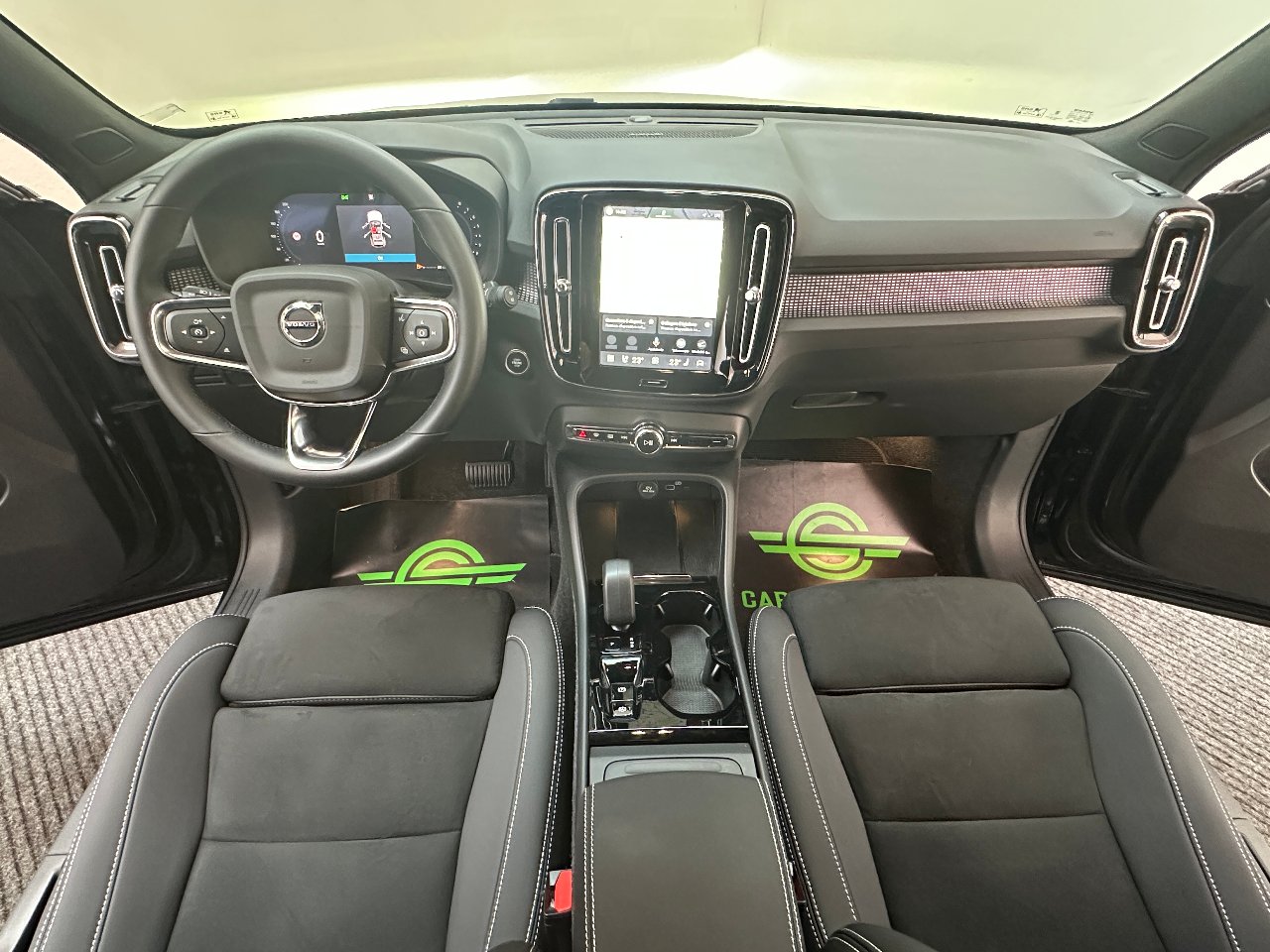 Volvo XC40 2.0 b3 Plus Dark UNIPROP.|REAR|HARMAN&KARDON|19′