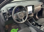 Volvo XC40 2.0 b3 Plus Dark UNIPROP.|REAR|HARMAN&KARDON|19′