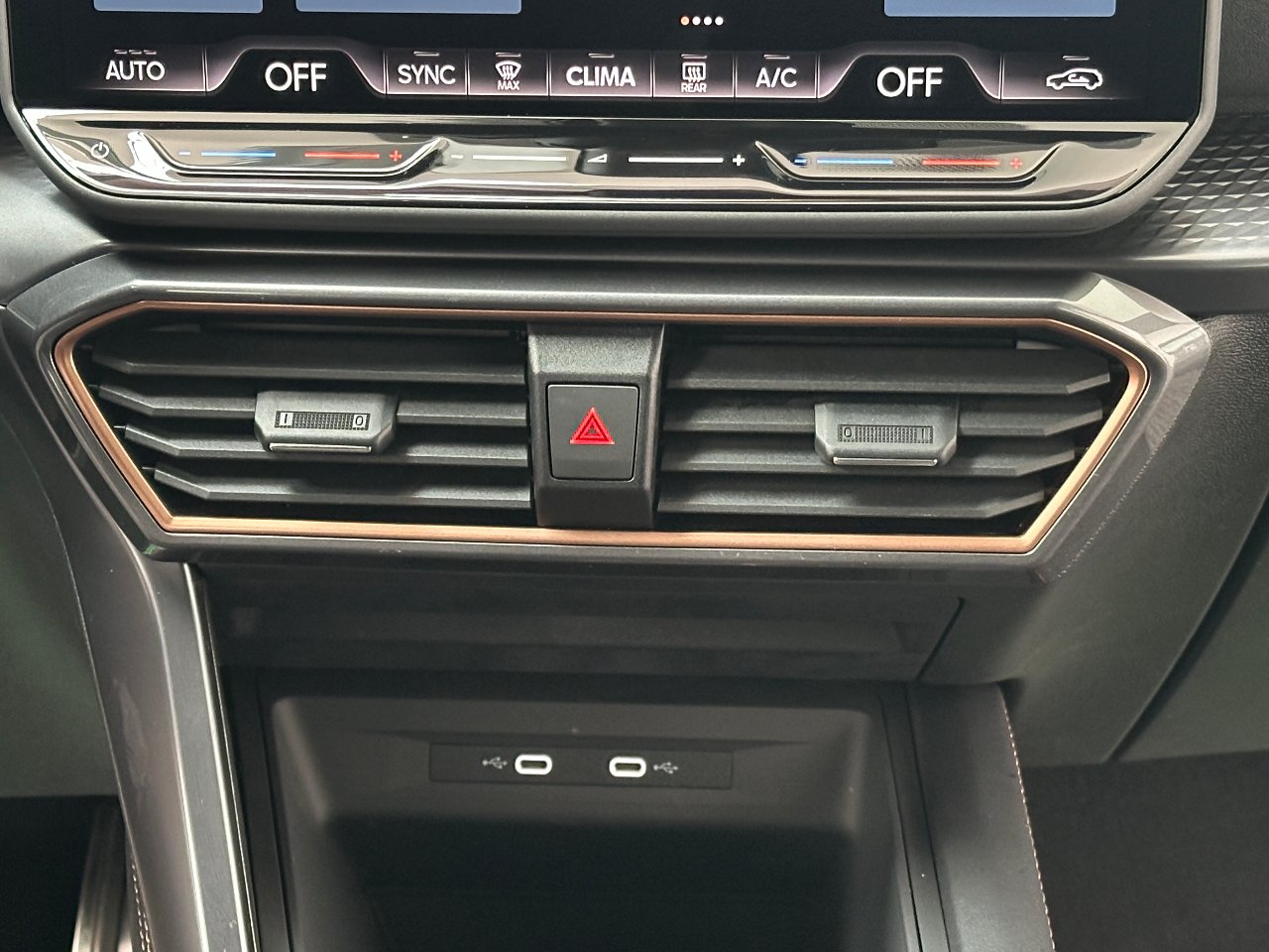 Cupra Leon Sportstourer 1.5 e-hybrid 204cv dsg AMBIENTE|REAR|ACC|CARPLAY|18′