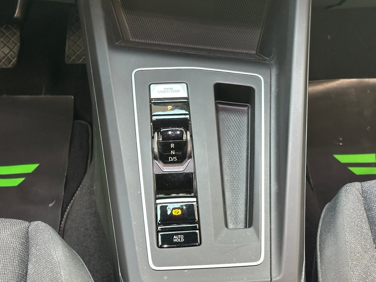 Volkswagen Golf 2.0 tdi 115cv dsg AMBIENT|LED|ACC|PADDLES|CARPLAY