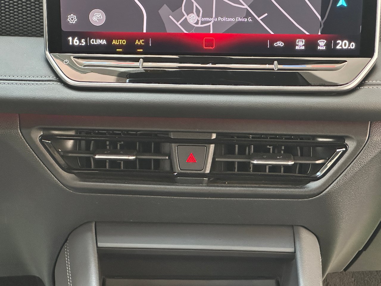 Volkswagen Tiguan 1.5 etsi 150cv dsg NEWMODEL|REAR|ACC|PADDLES|18′