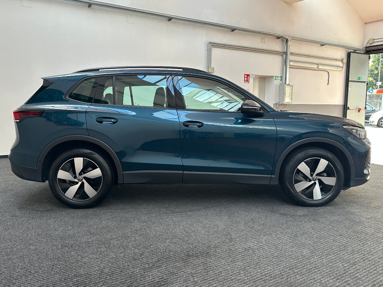 Volkswagen Tiguan 1.5 etsi 150cv dsg NEWMODEL|REAR|ACC|PADDLES|18′