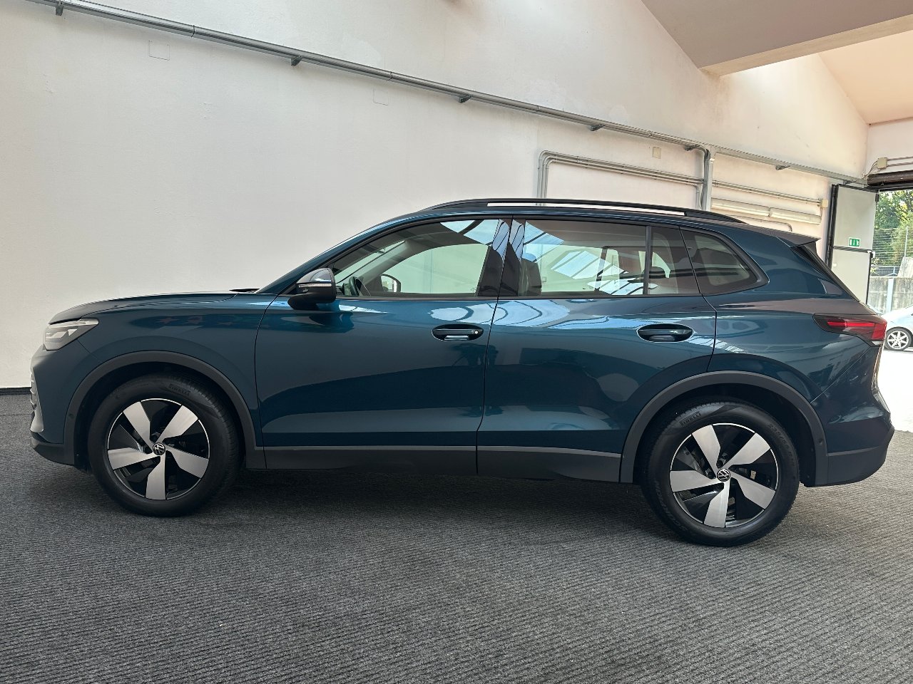 Volkswagen Tiguan 1.5 etsi 150cv dsg NEWMODEL|REAR|ACC|PADDLES|18′